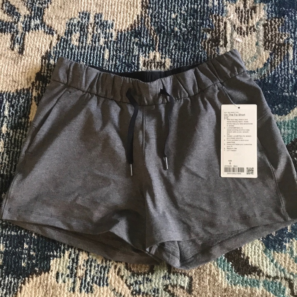 Lululemon on the fly 2.5” shorts